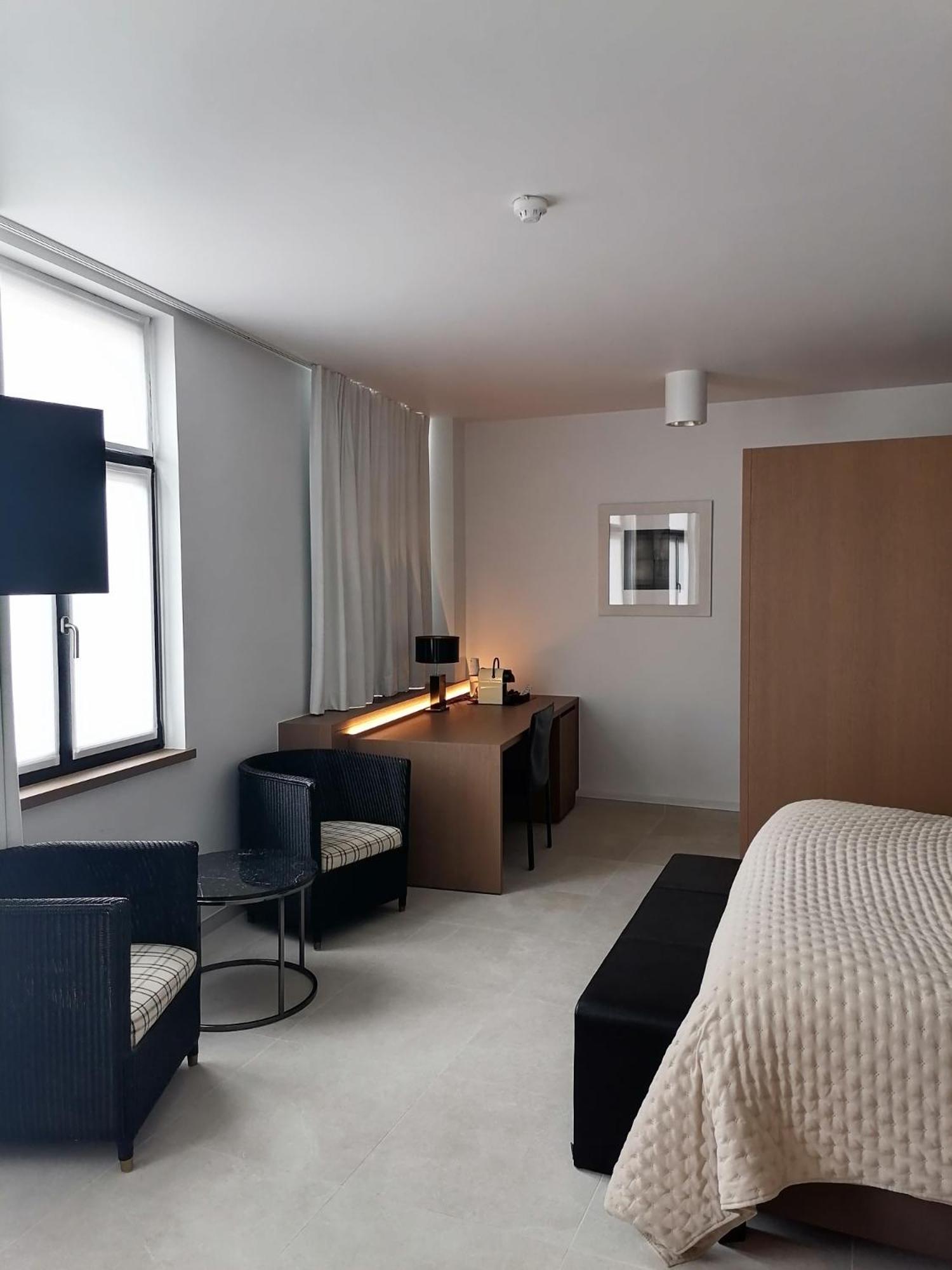 Hotel Messeyne Kortrijk Bagian luar foto