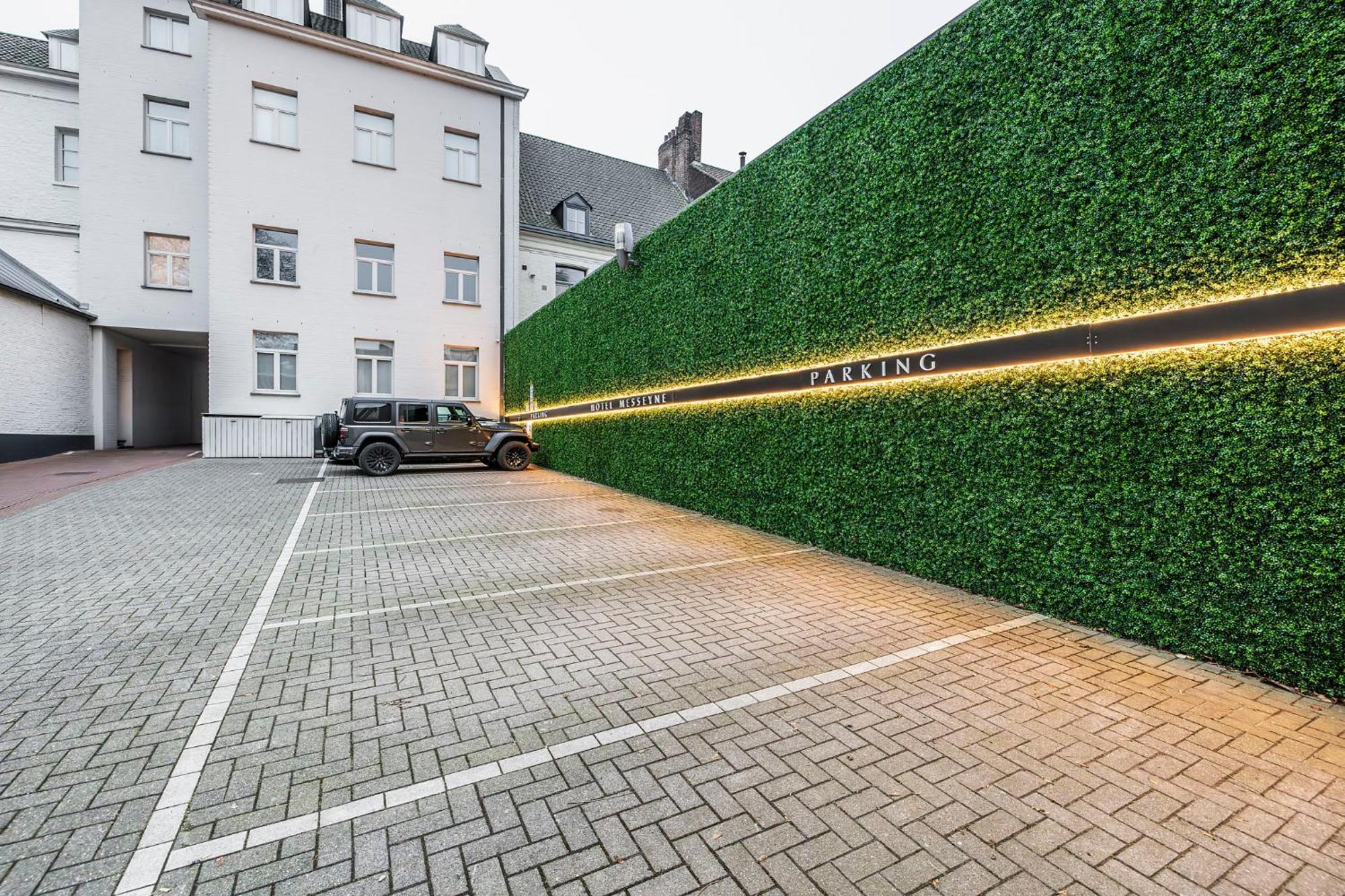 Hotel Messeyne Kortrijk Bagian luar foto